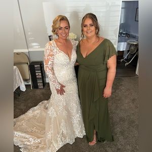 David’s Bridal Gown Size 18